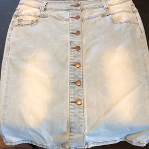 A Jupe De Abby denim skirt